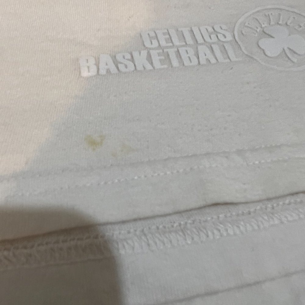 UNK NBA Boston Celtics Cream T-Shirt White Shamrock Men's Size L RARE - Picture 6 of 8